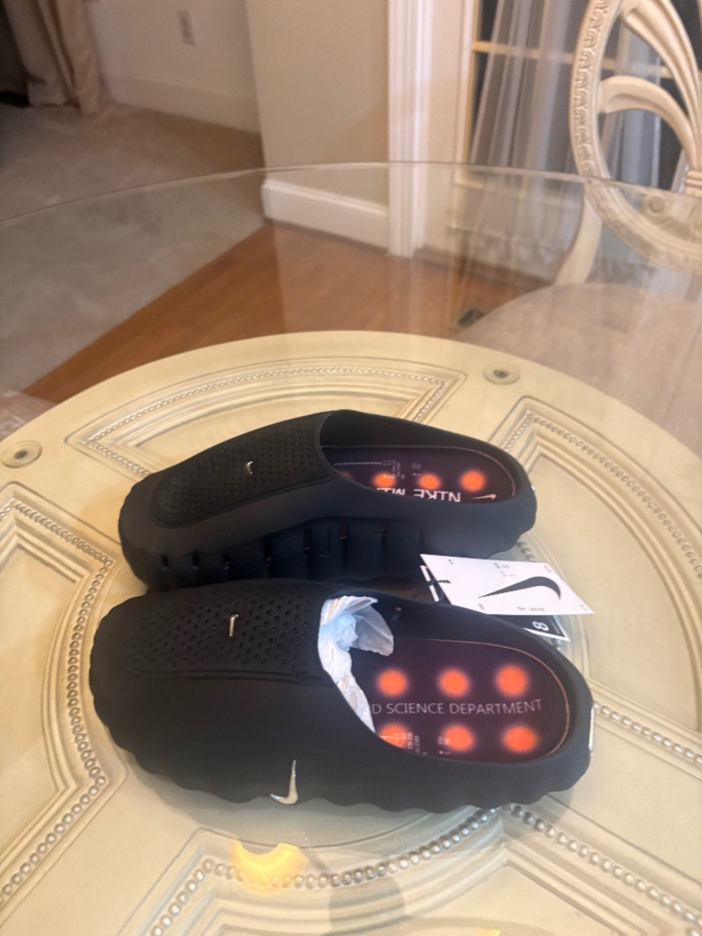 Nike Mind 001